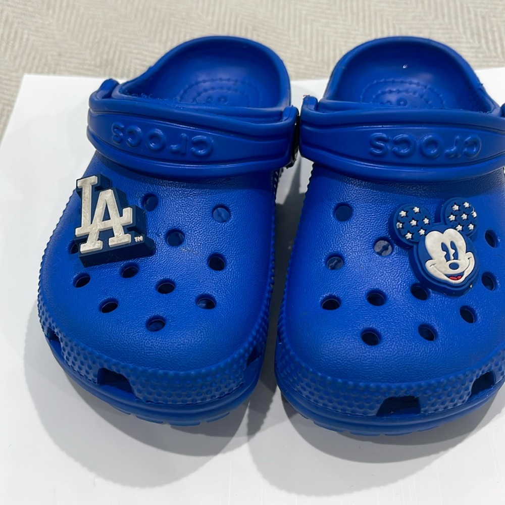 Gently used crocs